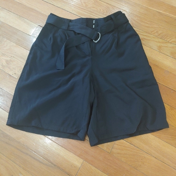 Theory black shorts - Picture 2 of 3